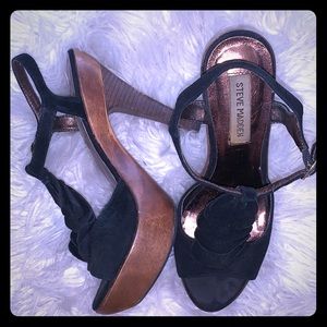 Steve Madden Platform heel - Size 7.5 - Bl…